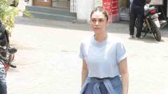 'गजगामिनी वॉक'मुळे चर्चेत असलेली अभिनेत्री आदिती राव हैदरी कॅज्युअल लूकमध्ये झाली स्पॉट; पाहा फोटो!