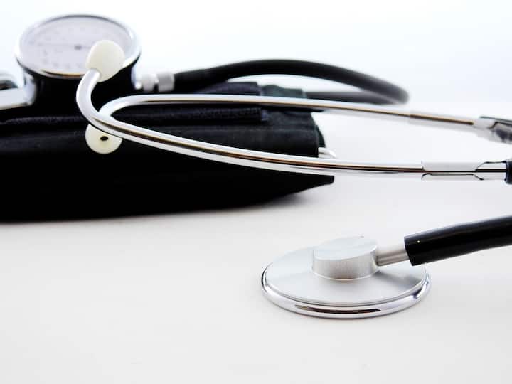 diabetic eye disease - যাঁরা ডায়াবেটিসের কারণে ইতিমধ্যেই চোখের সমস্যায় ভুগছেন, হাইপার টেনশন তাঁদের অবস্থা আরও খারাপ করতে পারে।