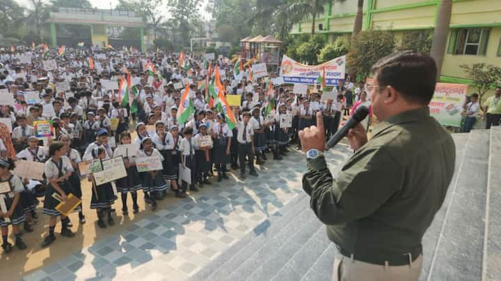 Lucknow a School will get 10 extra marks Children after Guardians Vote for  increase voting percentage ANN | माता-पिता का वोट बच्चों को दिलाएगा 10 नंबर  ज्यादा, लखनऊ के स्कूल की बड़ी घोषणा