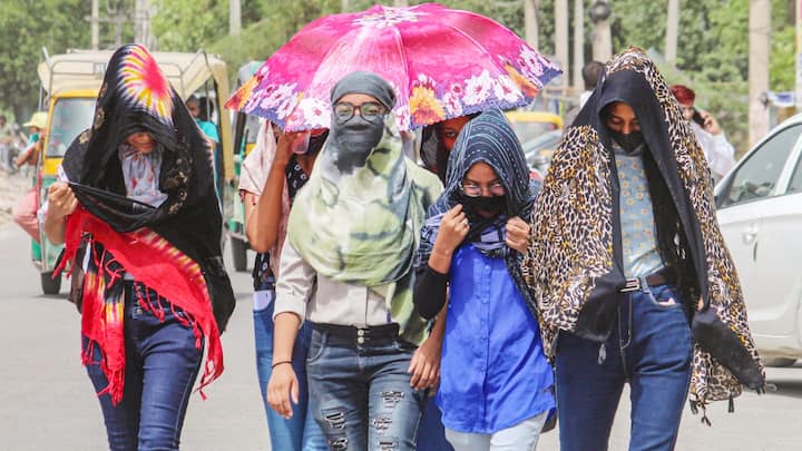 Heatwave Alert: भारत मौसम विज्ञान विभाग ने कहा कि पंजाब, हरियाणा, दिल्ली, उत्तर प्रदेश, बिहार, पूर्वी राजस्थान, गुजरात और सौराष्ट्र के अलग-अलग स्थानों में शुक्रवार (17 मई) को हीटवेव की संभावना है.