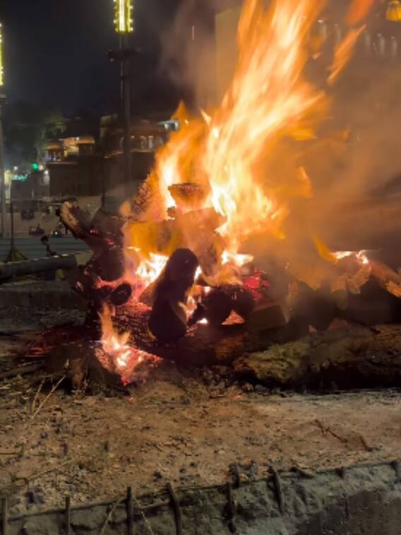 दाह संस्कार के वक्त खोपड़ी को क्यों तोड़ा जाता है?