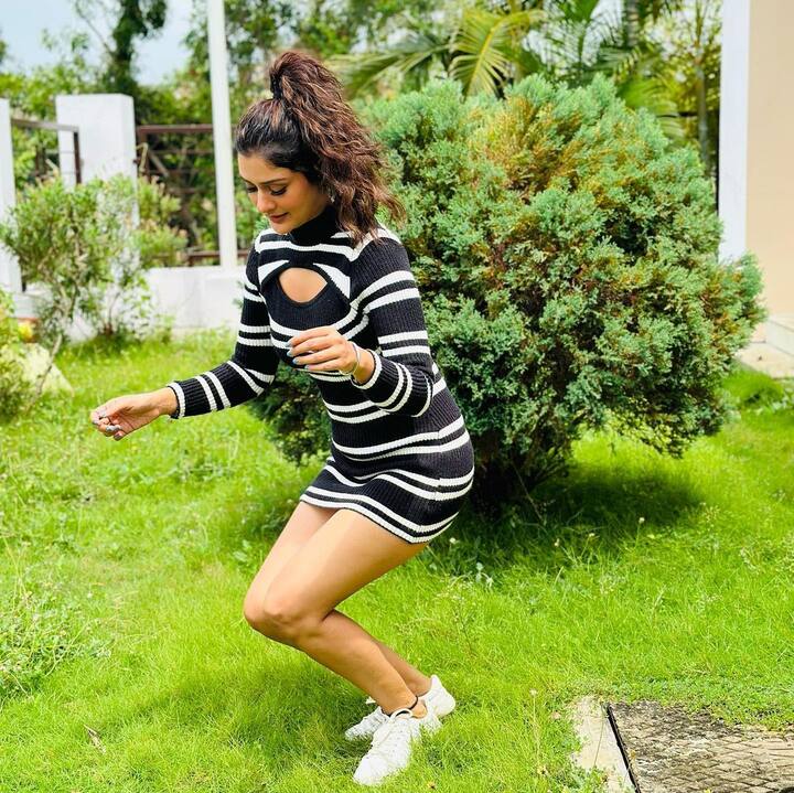 હિન્દી, પંજાબી અને તેલુગુ ફિલ્મોમાં પોતાની સુંદરતા અને અભિનય કૌશલ્ય બતાવનાર પ્રખ્યાત ફિલ્મ અભિનેત્રી પાયલ રાજપૂત તેના લુકને કારણે પણ ચર્ચામાં રહે છે.