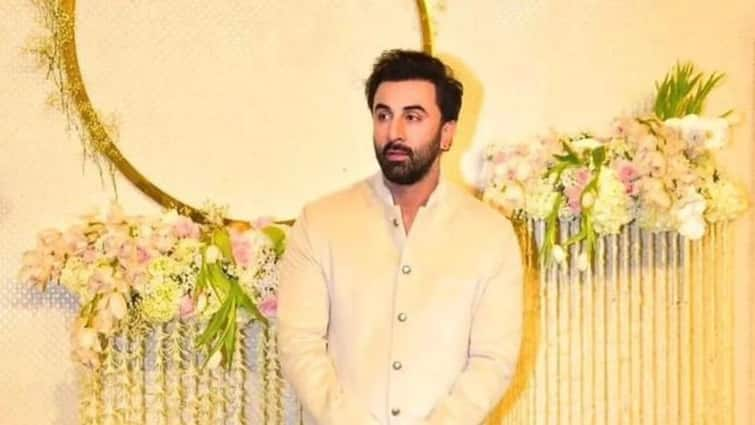 Ranbir Kapoor Ramayana Working Title Revealed Actor to Begin Love And War Prep in Aug Ranbir Kapoor: బిజీ బిజీగా రణ్‌బీర్.. ఇటు 'రామాయ‌ణ', త్వ‌ర‌లోనే 'ల‌వ్ అండ్ వార్'