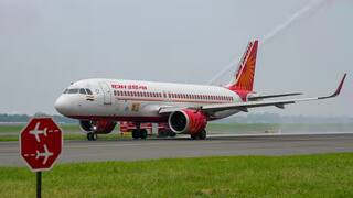 Air India: 150 યાત્રીઓ સાથે ઉડેલા વિમાનમાં લાગી આગ, દિલ્હી એરપોર્ટ પર ફુલ ઈમરજન્સી જાહેર