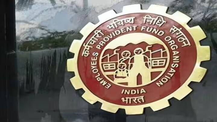 आप अपने रजिस्टर्ड मोबाइल नंबर के जरिए 011-22901406 पर मिस्ड कॉल कर सकते हैं. इसके कुछ ही मिनटों में आपको रजिस्टर्ड मोबाइल नंबर एसएमएस के जरिए जानकारी मिल जाएगी.
