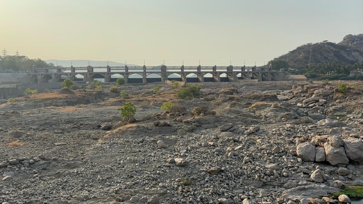 Mettur Dam: தண்ணீர் பஞ்சம் ஏற்படும் அபாயம் - 205 நாட்களுக்கு பின்னர் 50 அடிக்கு கீழ் சென்ற மேட்டூர் அணையின் நீர்மட்டம்.