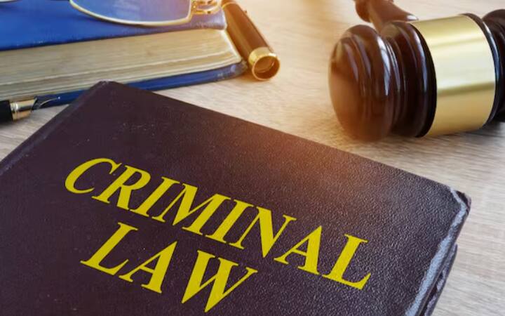 Indian Code of Criminal Processor 1973 ਦੀ ਧਾਰਾ 154 ਦੇ ਤਹਿਤ ਦਰਜ ਕੀਤਾ ਗਿਆ ਹੈ। ਜੇਕਰ ਕੋਈ ਪੁਲਿਸ ਅਧਿਕਾਰੀ ਦੁਬਾਰਾ ਦਰਜ ਕਰਵਾਉਣ ਤੋਂ ਝਿਜਕਦਾ ਹੈ ਤਾਂ ਉਸ ਵਿਰੁੱਧ ਉੱਚ ਅਧਿਕਾਰੀ ਕੋਲ ਸ਼ਿਕਾਇਤ ਕੀਤੀ ਜਾ ਸਕਦੀ ਹੈ।