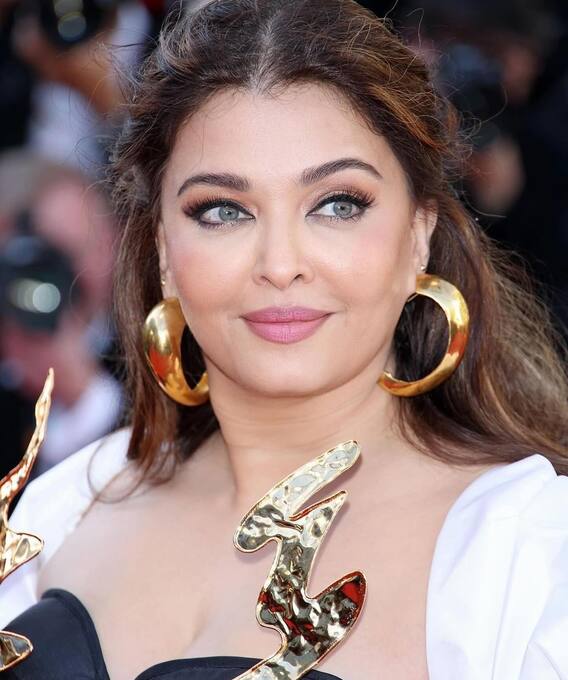 ऐश्वर्याचा चमकता स्टनिंग आऊटफिट!