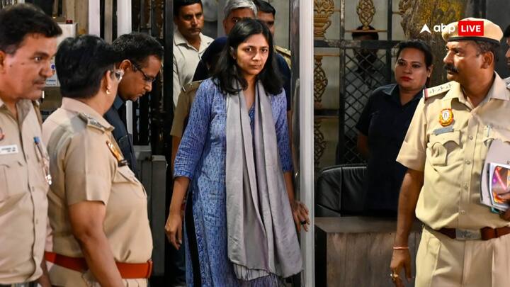 Swati Maliwal Case: स्वाति मालीवाल मामले में पुलिस की जांच शुरू हो गई है. दिल्ली पुलिस शुक्रवार को उन्हें जांच के सिलसिले में सीएम आवास लेकर गई थी.