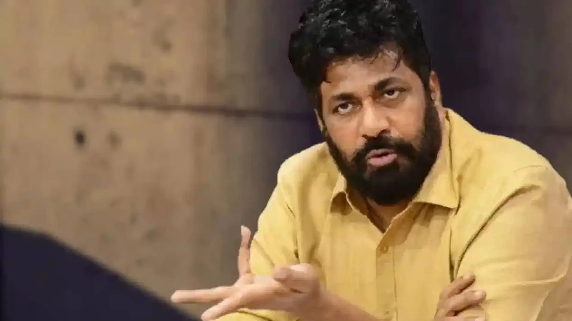 Bachchu Kadu regret price of cotton falls by a thousand there is no anger kalyan lok sabha election maharashtra politics Bachchu Kadu : शेतकऱ्यांच्या डोक्यात हिरवा, निळा, भगवा घातलाय, कापसाचा भाव एक हजाराने पडला तरी संताप नाही; बच्चू कडू यांची खंत