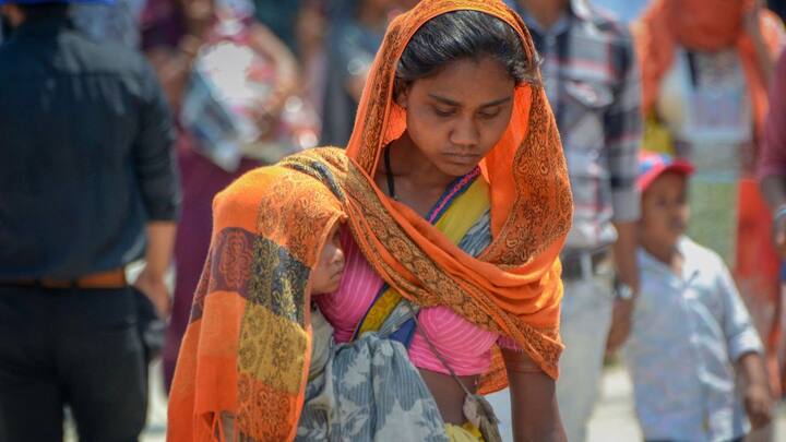 শনি ও রবিবার পশ্চিম মেদিনীপুর , বাঁকুড়া, বীরভূম ও পশ্চিম বর্ধমানে তাপপ্রবাহ চলতে পারে।