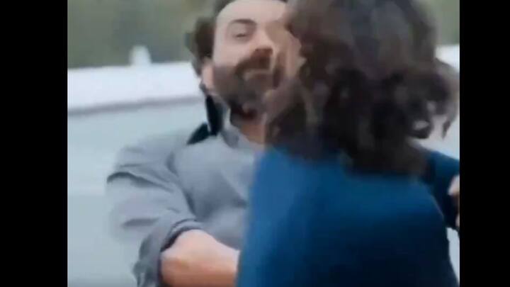 यानी कि इस मैच में दोनों टीमों की लड़ाई एनिमल में रणबीर कपूर और बॉबी देओल की लड़ाई हुई थी. कुछ उस प्रकार से है.