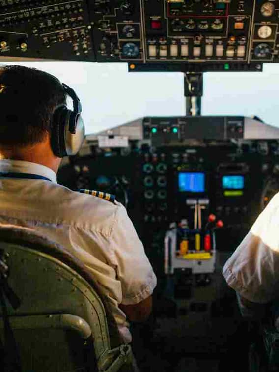 क्या हवाई जहाज के पायलट भी हॉर्न बजाते हैं