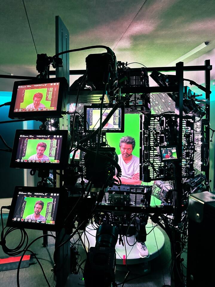 இயக்குநர் வெங்கட் பிரபு - நடிகர் விஜய்யின் கூட்டணியில் மிகப்பெரிய எதிர்பார்ப்புடன் உருவாகி வரும் படம் தி கோட். இந்த படத்தில் விஜய்யுடனான VFX காட்சிகள் நிறைவு அடைந்துள்ளதாக, எக்ஸ் பக்கத்தில் பதிவிட்டுள்ளார் வெங்கட் பிரபு.