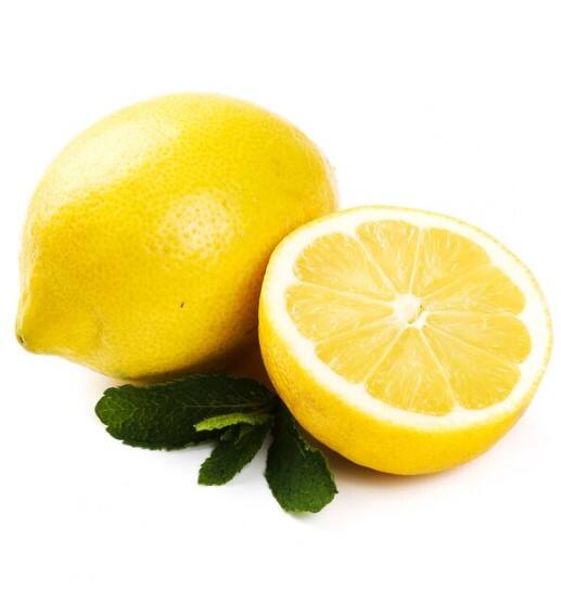 ਅਕਸਰ ਤੁਸੀਂ ਵੀ ਨਿੰਬੂ ਖਰੀਦਣ ਲਈ ਬਾਜ਼ਾਰ ਜਾਂਦੇ ਹੋ। ਕਈ ਵਾਰ ਬਾਹਰੋਂ ਦੇਖਣ 'ਤੇ ਨਿੰਬੂ ਬਹੁਤ ਰਸਦਾਰ ਅਤੇ ਤਾਜ਼ਾ ਲੱਗਦਾ ਹੈ, ਪਰ ਜਦੋਂ ਅਸੀਂ ਘਰ ਜਾ ਕੇ ਇਸ ਨੂੰ ਕੱਟਦੇ ਹਾਂ ਤਾਂ ਇਹ ਬਹੁਤ ਸਖ਼ਤ ਹੁੰਦਾ ਹੈ। ਇੱਥੋਂ ਤੱਕ ਕਿ ਨਿੰਬੂ ਦਾ ਰਸ ਵੀ ਠੀਕ ਤਰ੍ਹਾਂ ਨਹੀਂ ਨਿਕਲਦਾ ਅਤੇ ਕਈ ਵਾਰ ਨਿੰਬੂ ਅੰਦਰੋਂ ਖਰਾਬ ਵੀ ਨਿਕਲਦੇ ਹਨ। ਅਜਿਹੇ 'ਚ ਨਿੰਬੂ ਨੂੰ ਸੁੱਟ ਦੇਣਾ ਪੈਂਦਾ ਹੈ।