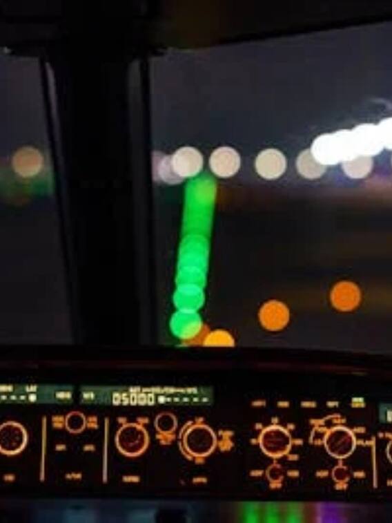 रात के अंधेरे में पायलट को कैसे पता चलता है रास्ता?