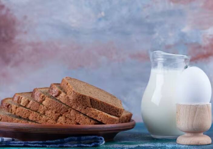 જો તમારે સ્વસ્થ રહેવું હોય તો ખાંડ વગરનું દૂધ પીવો અને આખા અનાજની બ્રેડ ખાવાનું શરૂ કરો.