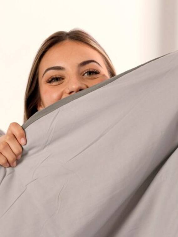 कितने साफ होते हैं प्लेन में मिलने वाले कंबल?