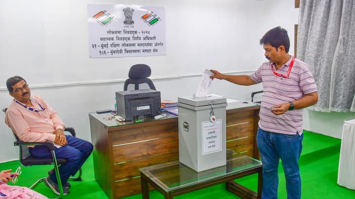 The office of the chief electoral officer (CEO) of Delhi on Thursday initiated the home voting facility for elderly voters and persons with disabilities (PwDs) and it will go on till May 24. (Image Source: PTI)