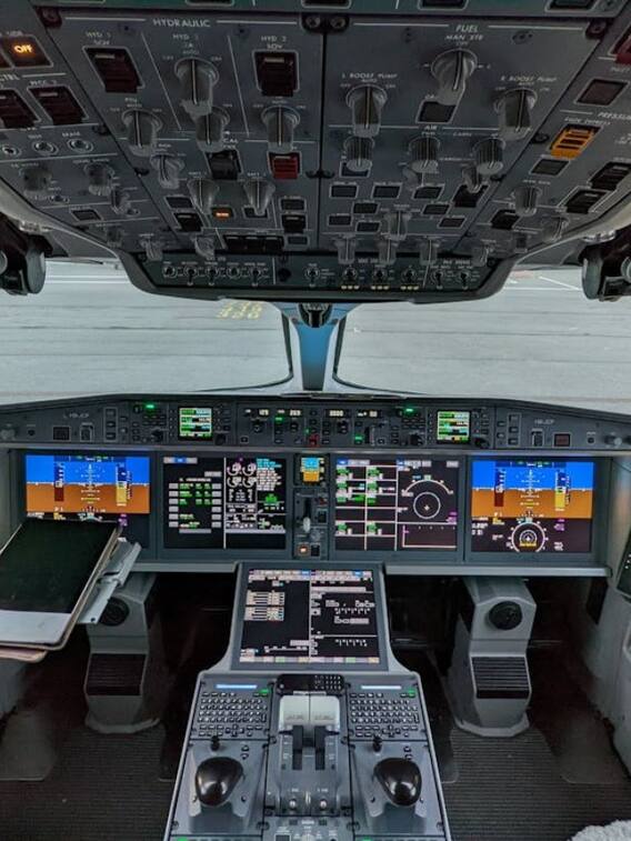 क्या ऑटो पायलट मोड में प्लेन की दिशा भी बदल जाती है?