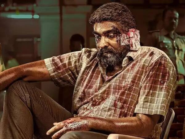 தற்போது மகாராஜா , விடுதலை 2 உள்ளிட்ட படங்களில் நடித்து வருகிறார்.