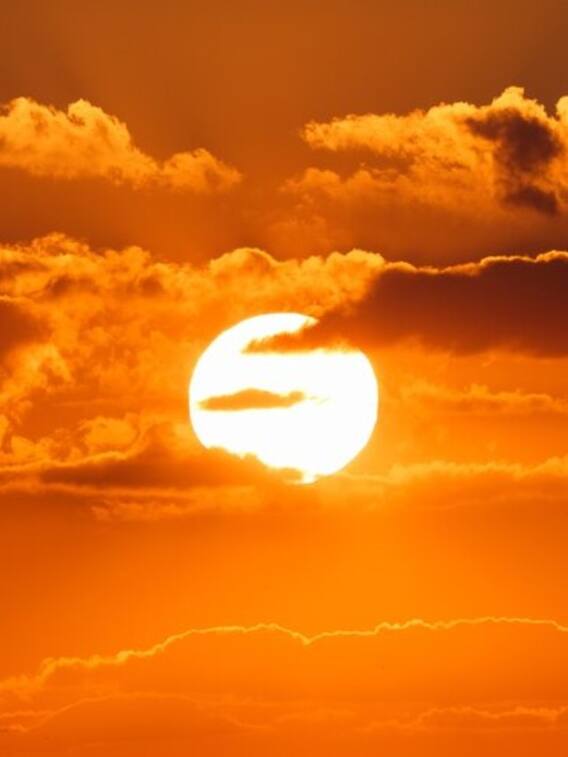 अब तक कितने साल का हो चुका सूर्य?