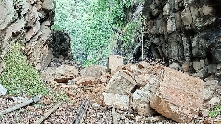 Mettupalayam ooty Hill train service canceled due to landslides in kallar நீலகிரிக்கு ஆரஞ்ச் அலர்ட்: மண் சரிவால் மேட்டுப்பாளையம் - உதகை மலை ரயில் சேவை இரத்து