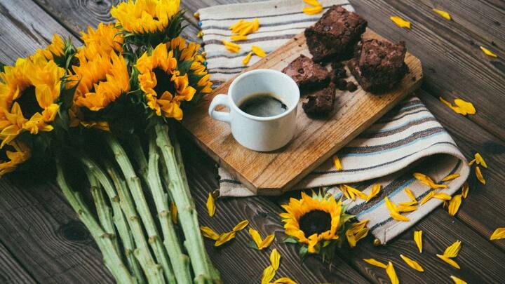 வீட்டில் நல்லவைகள் மட்டும் நடக்க, எல்லாம் செழிப்புடன் இருக்க சிலவற்றை பின்பற்றுவது வழக்கம் அப்படியிருக்க சனிக்கிழமைகளில் வாங்க கூடாத விசயங்கள் பற்றி ஜோதிடம் கூறுவதை காணலாம்,.