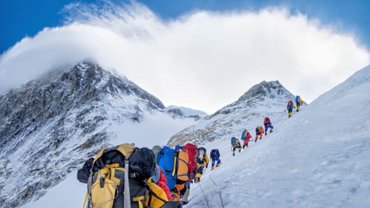 Mongolian Climbers Die Ascending Mount Everest First Death Of Season Mount Everest Spring Climbing Season's First Deaths Reported: Missing Mongolian Duo Found Dead