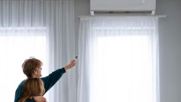 How to Connect your Air Conditioner with Smartphone See the whole process here Control AC with Phone: बिना रिमोट के भी फोन से कर सकते हैं अपना एसी कंट्रोल, जानें तरीका