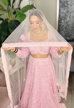 Jenny Johal: ਜੈਨੀ ਜੌਹਲ ਨੇ ਕਿਸਦੇ ਨਾਂਅ ਦਾ ਪਾਇਆ ਚੂੜਾ ? ਪੰਜਾਬੀ ਗਾਇਕਾ ਦੀਆਂ ਤਸਵੀਰਾਂ ਵਾਇਰਲ