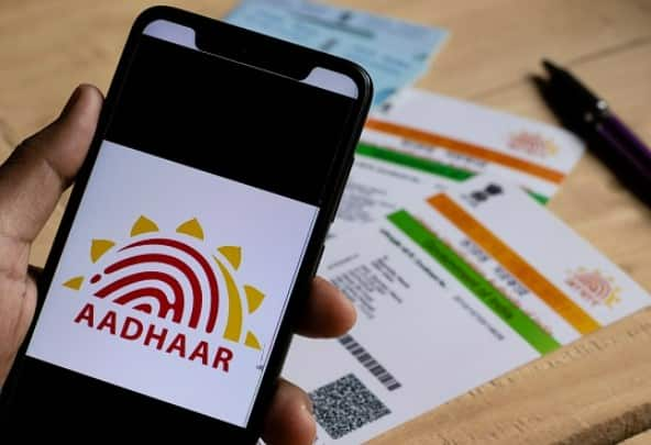 old aadhaar cards useless after june 14 truth revealed શું 14 જૂન પછી જૂના આધાર કાર્ડ બેકાર થઈ જશે? UIDAI એ કર્યો મોટો ખુલાસો