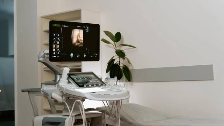 लेकिन सवाल ये है कि अल्ट्रासाउंड करने से पहले डॉक्‍टर पेट पर जेल क्यों लगाते हैं. आखिर उस जेल में ऐसा क्या होता है, जिसके बिना अल्ट्रासाउंड नहीं हो सकता है.