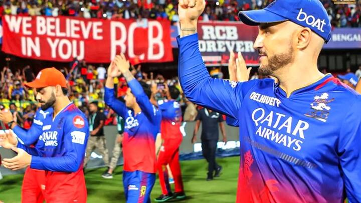 इसके अलावा कप्तान फाफ डु प्लेसिस तो मानिए खुशी से झूम उठे. प्लेऑफ में पहुंचने के बाद कप्तान बहुत खुश नज़र आए.