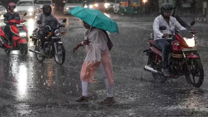 પૂર્વી છત્તીસગઢ, સિક્કિમ, ઉત્તરપૂર્વ ભારત, ઉત્તર છત્તીસગઢ, દક્ષિણ કોંકણ અને ગોવા અને દક્ષિણ મધ્ય મહારાષ્ટ્રમાં હળવાથી મધ્યમ વરસાદની અપેક્ષા છે. પશ્ચિમ હિમાલય, વિદર્ભ, મરાઠવાડા, દક્ષિણ મધ્યપ્રદેશ અને ગુજરાતમાં પણ હળવો વરસાદ પડી શકે છે.