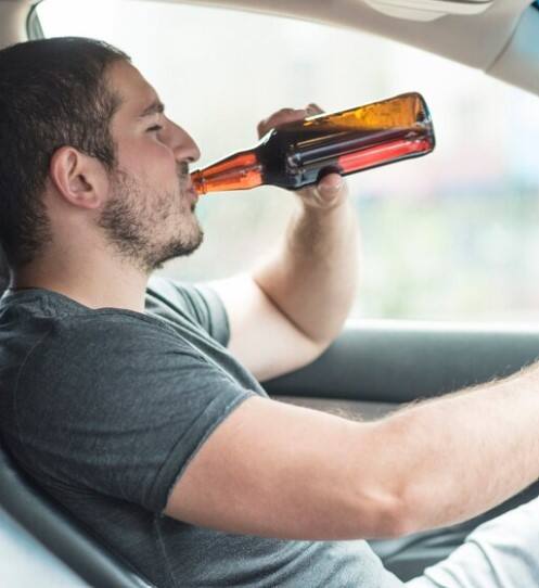 ਕਾਰ 'ਚ ਸ਼ਰਾਬ ਤੇ ਨਾਨ ਵੈੱਜ ਖਾਣ ਨਾਲ ਖਰਾਬ ਹੋ ਜਾਂਦਾ ਇਹ ਵਾਲਾ ਗ੍ਰਹਿ, ਆ ਸਕਦੀ ਆਰਥਿਕ ਤੰਗੀ