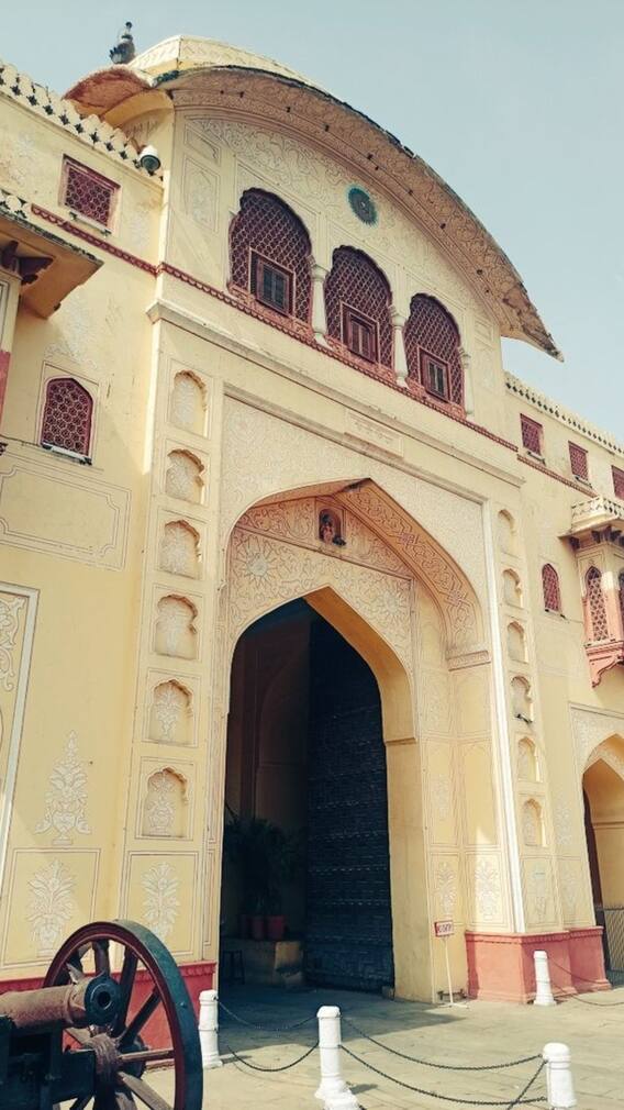 जयपुर का वो दरवाजा जो सिर्फ राजपरिवार के लिए खुलता है