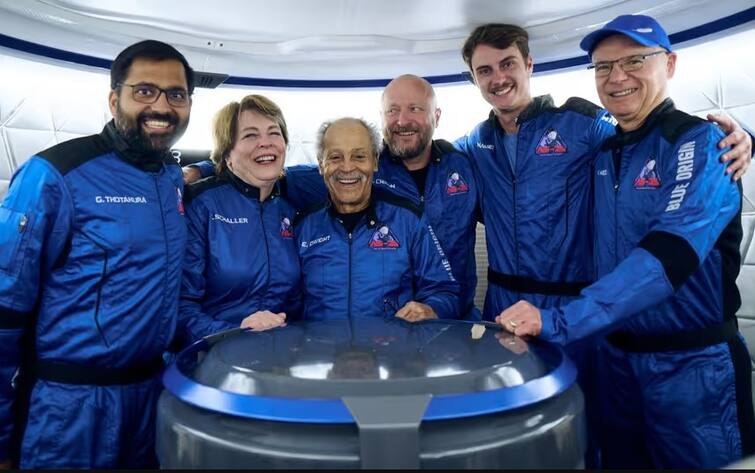 In a first Indian pilot Gopi Thotakura takes space tour on Blue Origin flight Blue Origin flight: ભારતીય પાયલોટ ગોપી થોટાકુરાએ રચ્યો ઈતિહાસ,બ્લુ ઓરિજિન સાથે અંતરીક્ષમાં ભરી ઉડાન
