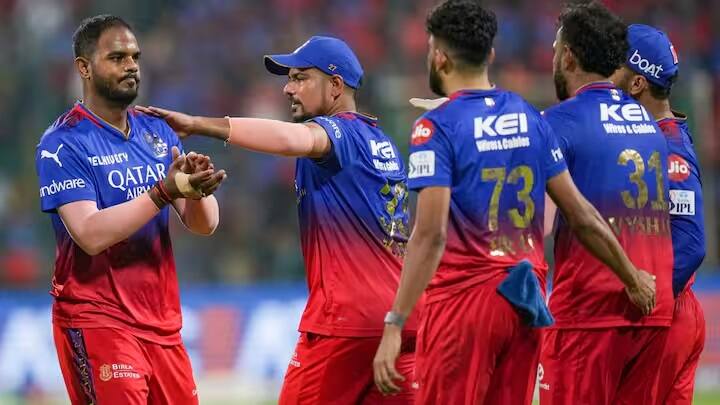 IPL 2024: જાણો વિરાટની RCB પ્લેઓફમાં કોની સામે ટકરાશે, આજે બદલાશે આખુ પૉઇન્ટ ટેબલ....... RCB Eliminator Match Equation news ipl 2024 points table rcb eliminator match equation with team will play rr vs kkr and srh vs pbks IPL 2024: જાણો વિરાટની RCB પ્લેઓફમાં કોની સામે ટકરાશે, આજે બદલાશે આખુ પૉઇન્ટ ટેબલ.......