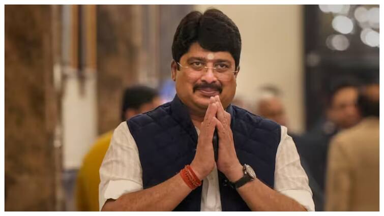 Lok Sabha Election 2024 Raja Bhaiya statement regarding alliance with BJP praised Prime Minister Modi Lok Sabha Election 2024: पहले BJP को कहा NO फिर पीएम मोदी की तारीफ... राजा भैया के इस बयान ने बढ़ाई सियासी गर्मी