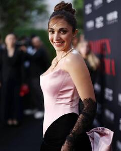 Cannes 2024: पिंक-ब्लैक फिश टेल गाउन पहन 'मरमेड' लगीं कियारा आडवाणी! ड्रेस पर लगे बो ने खींचा ध्यान, देखें तस्वीरें