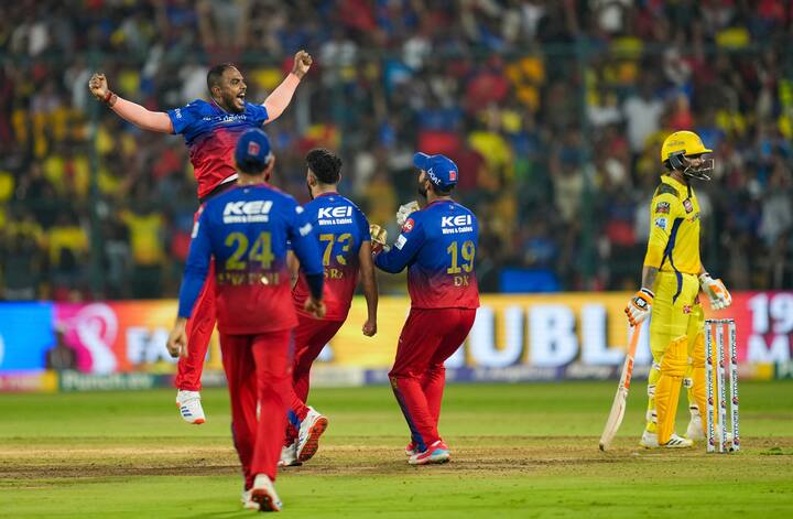 लक्ष्य का पीछा करने उतरी चेन्नई सुपर किंग्स 191/7 रन ही बोर्ड पर लगा सकी और बेंगलुरु ने 27 रनों से जीत अपने नाम कर ली. इस तरह बेंगलुरु ने प्लेऑफ में जगह हासिल की.