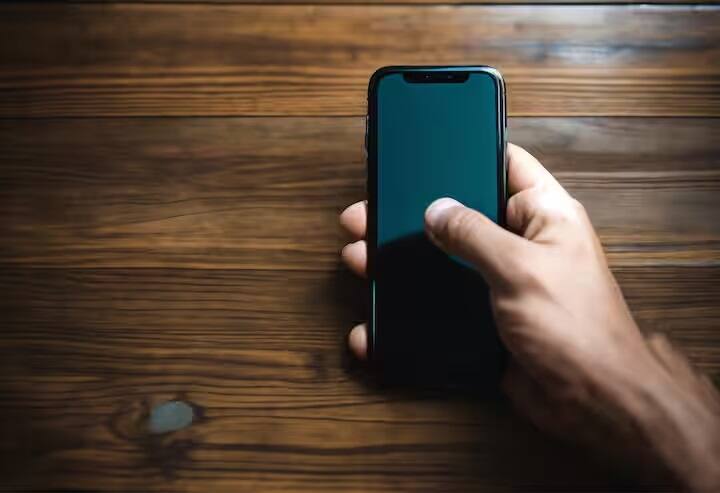 ક્યારેક એવું બને છે કે ફોન અપડેટ ના થવાને કારણે નેટવર્કની સમસ્યાનો સામનો કરવો પડે છે. આ માટે તમારે તમારો ફોન અને એપ્સ પણ અપડેટ કરવી પડશે.