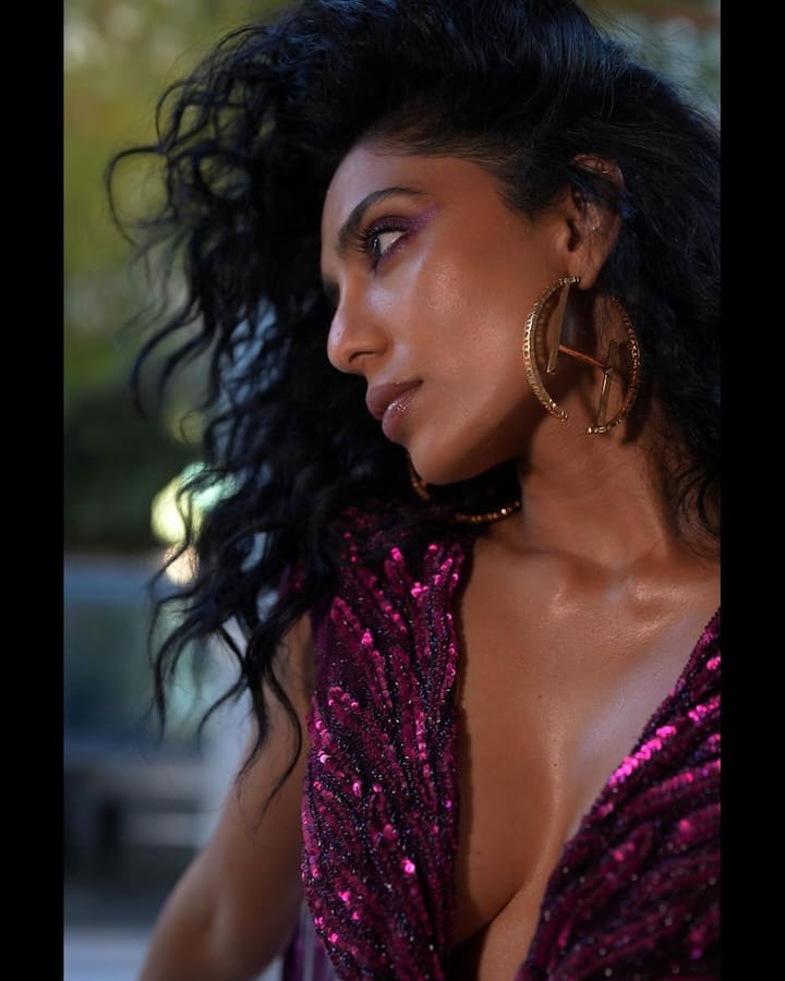 फिल्म कंपैनियन से बातचीत में शोभिता ने अपने 2016 का कान्स एक्सपीरियंस शेयर किया. इस दौरान उन्होंने बताया कि वे लोकल दुकानों से अंडे-प्याज खरीदकर बनाती थीं और वे अपनी फिल्म का प्रीमियर भी नहीं अटेंड कर पाई थीं.