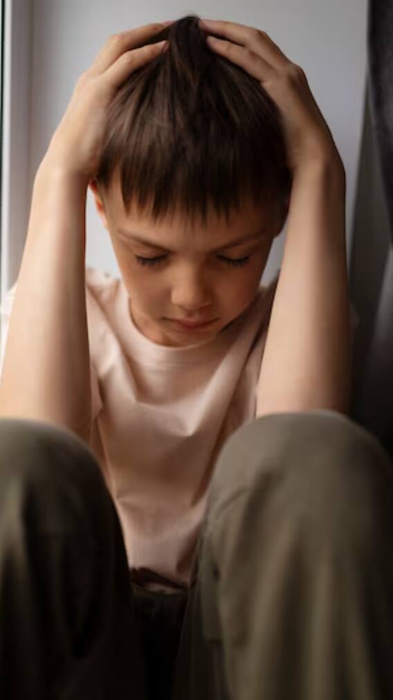 टीचर ने 5 साल के मासूम को पहले बेरहमी से पीटा फिर...