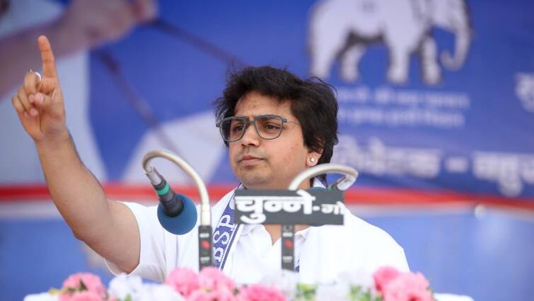 BSP leader Akash Anand did not like Congress leader Rahul Gandhi says Be careful Lok Sabha Election 2024: आकाश आनंद को रास नहीं आया राहुल गांधी का बयान, कहा- 'सावधान रहिएगा, सबको गुलाम समझते हैं'