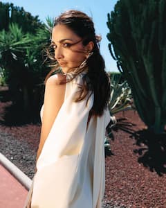 Kiara Advani at Cannes 2024 : వైట్​ కలర్​ డీప్​ నెక్​ డ్రెస్​లో హాట్​గా ముస్తాబైన కియారా అద్వానీ.. కేన్స్ ఫిల్మ్​ఫెస్టివల్​లో స్టన్నింగ్​గా కనిపించి బ్యూటీ