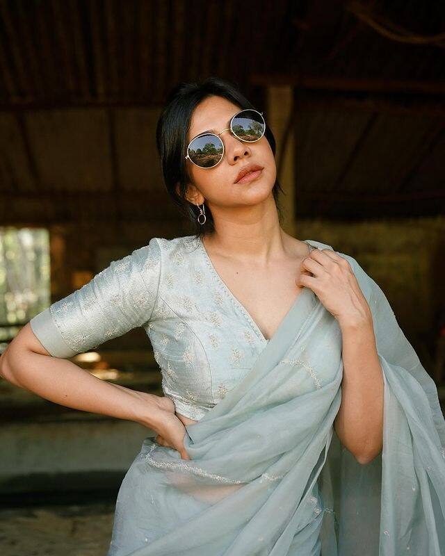 தென்னிந்திய சினிமாவில் பிரபலமான நடிகை மடோனா செபாஸ்டியன்.