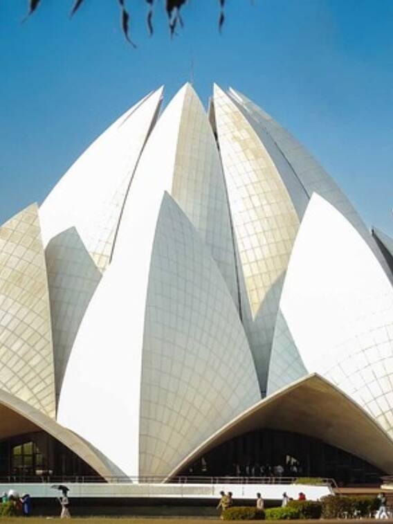 दिल्ली का लोटस टेंपल किसने बनवाया था