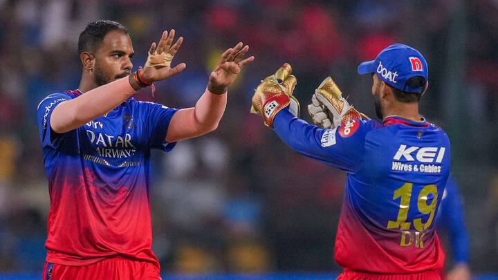 আমদাবাদের সেই রাত অভিশপ্ত হয়ে রয়েছে যশ দয়ালের (Yash Dayal) জীবনে। একটা ম্যাচ রাতারাতি খলনায়ক বানিয়ে দিয়েছিল তাঁকে। আর নায়ক হয়ে গিয়েছিলেন রিঙ্কু সিংহ (Rinku Singh)।